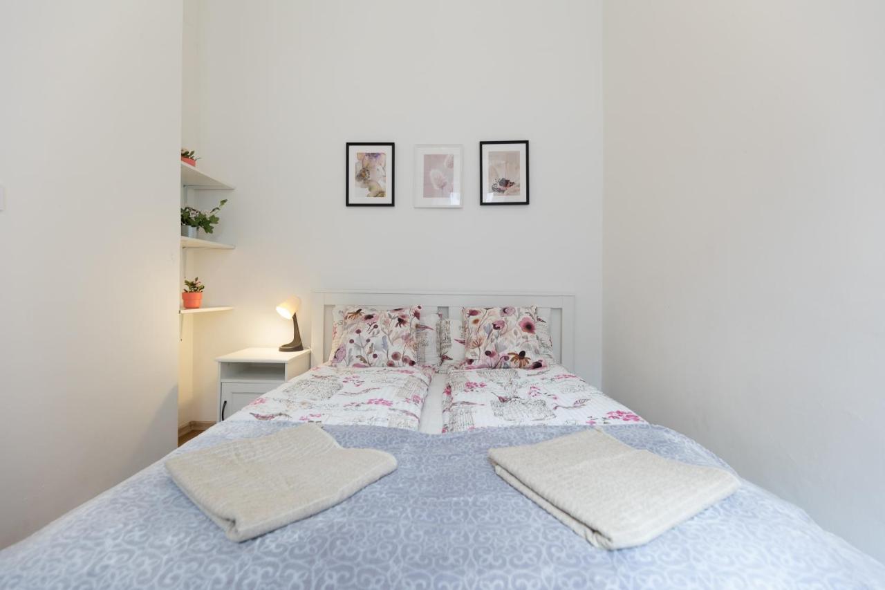 Emily'S Lovely Place — Photos 2